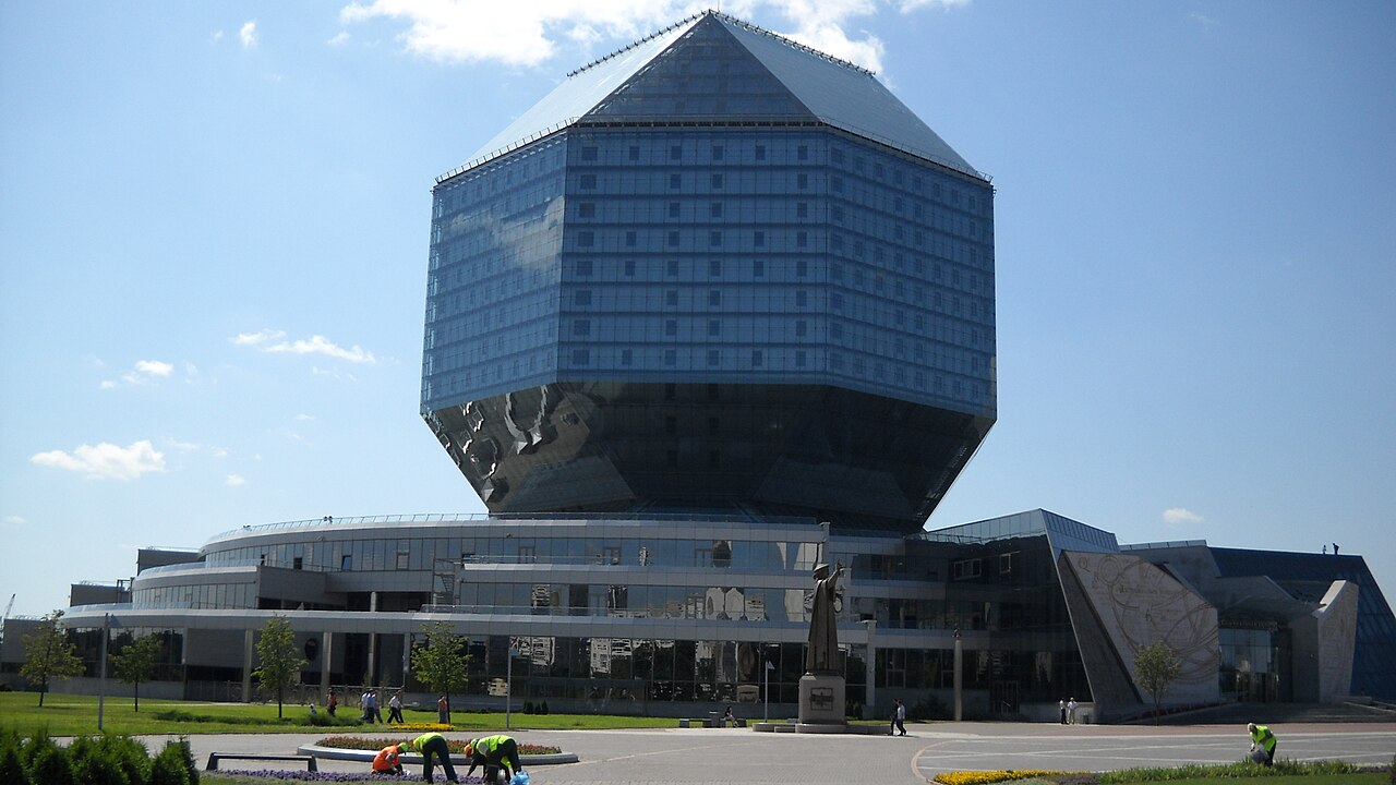 1280px-5_50_64_2f_-_Belarus_National_Library,_Minsk_2009_(3901618837)