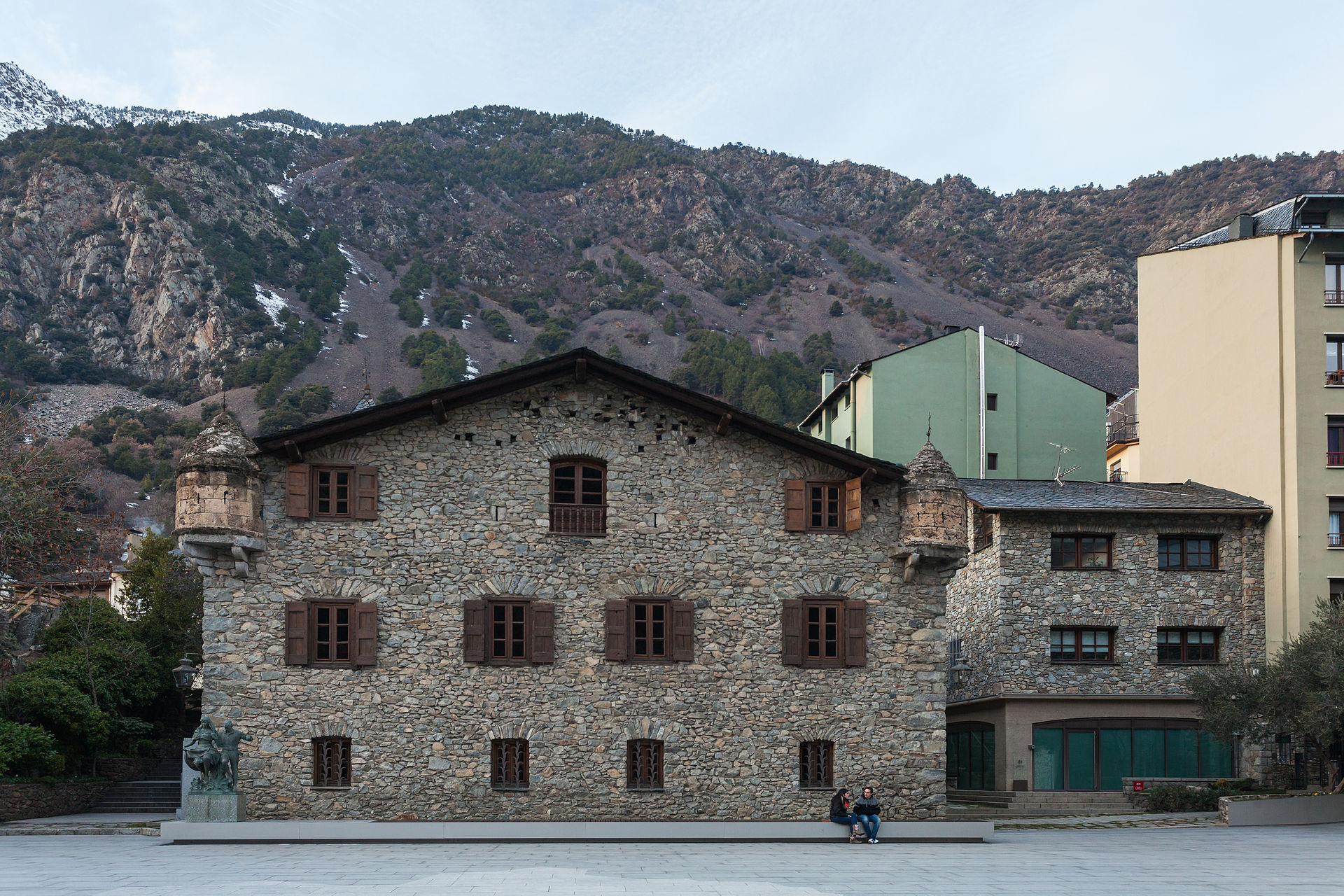 Casa_de_la_Vall,_Andorra_la_Vieja,_Andorra,_2013-12-30,_DD_01